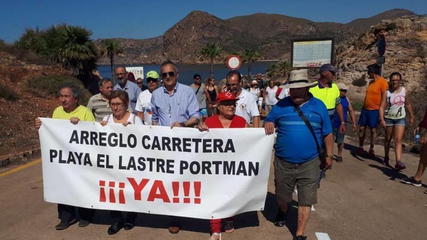 Anuncian arreglos en la carretera de la playa del Lastre