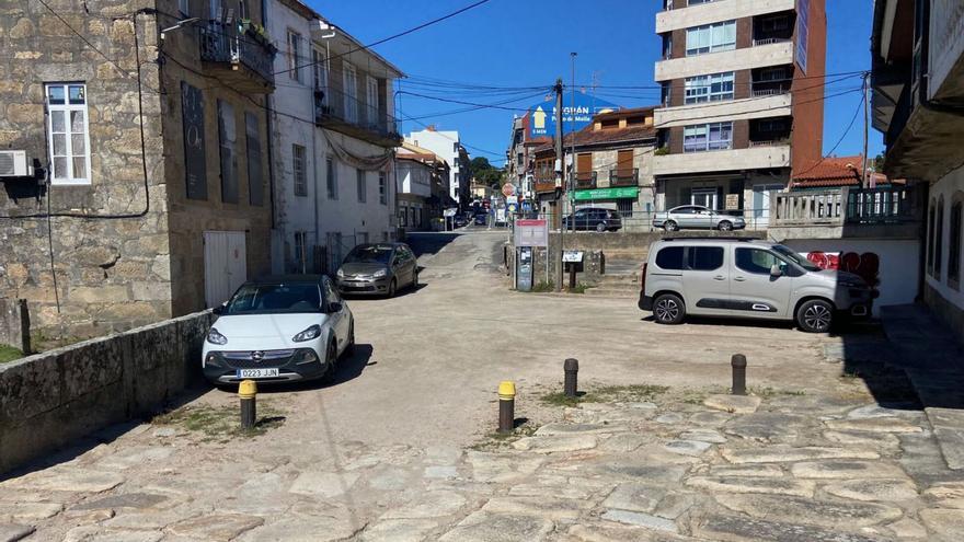 El degradado acceso al puente románico de A Ramallosa por el lado de Nigrán. |