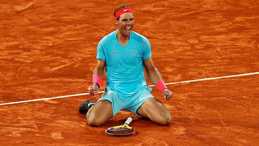 El manacorí Rafa Nadal, eufòric sobre la pista després de conquerir Roland Garros un altre cop.