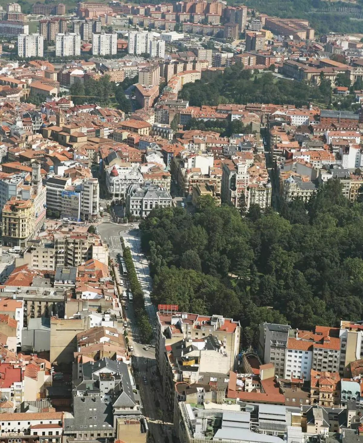 Oviedo quiere crear un "supermanzana" sin coches: así son los dos ejes peatonales que unirán las plazas de América y Castilla con Uría