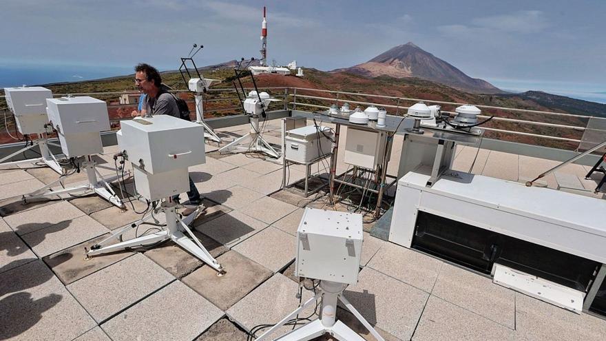 Aparatos de medición atmosférica ubicados en el Centro de Investigaciones Meteorológicas de Izaña.