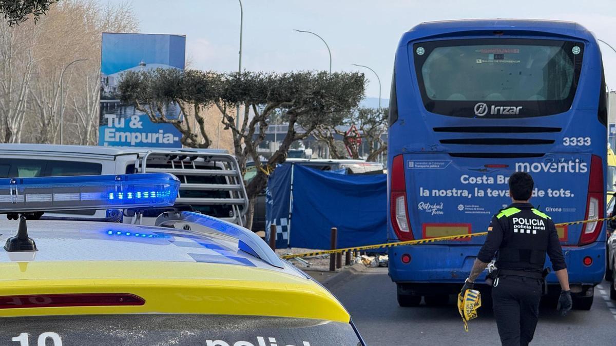 Vídeo | Mor una mestra atropellada per un autobús a Empuriabrava