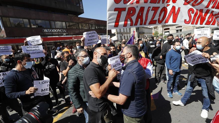 Trabajadores del metal y sindicatos se enfrentan en el Día del Trabajo en Vigo