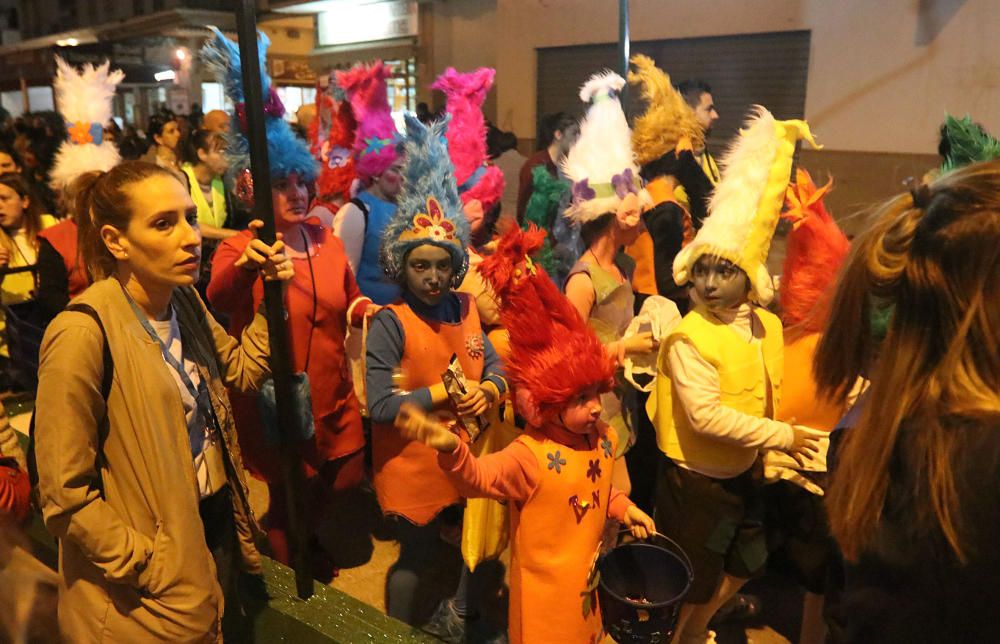 El distrito malagueño, como ya es tradición, adelanta el cortejo de sus majestades los Reyes Magos por las calles Fernández Fermina, Conde del Guadalhorce, Cruz del Humilladero o Camino de San Rafael.