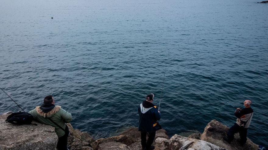 El Oceanográfico buscará plásticos en la costa de Bens tres décadas después del derrumbe