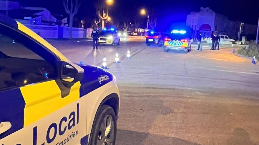 Control policial en Castelló d'Empúries