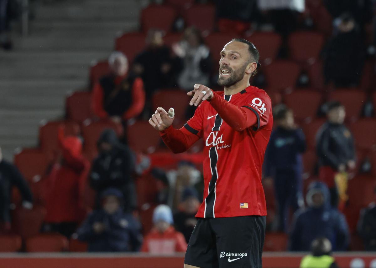 Vedat Muriqi celebra su gol durante el partido de la jornada 18 de LaLiga entre RCD Mallorca y Girona FC en Son Moix
