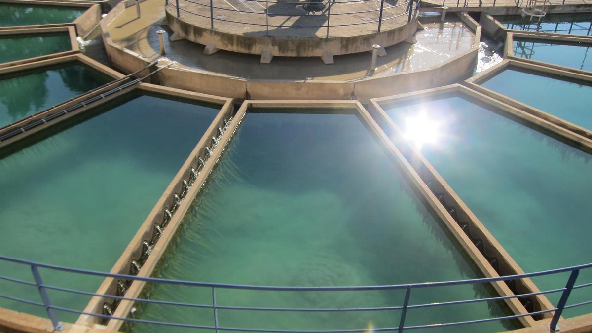 Archivo - Potabilizadora, depósito de agua, vista aérea