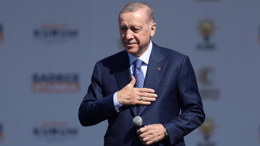 El presidente turco, Recep Tayyip Erdogan, durante un mitin en Estambul en apoyo del candidato de su partido.