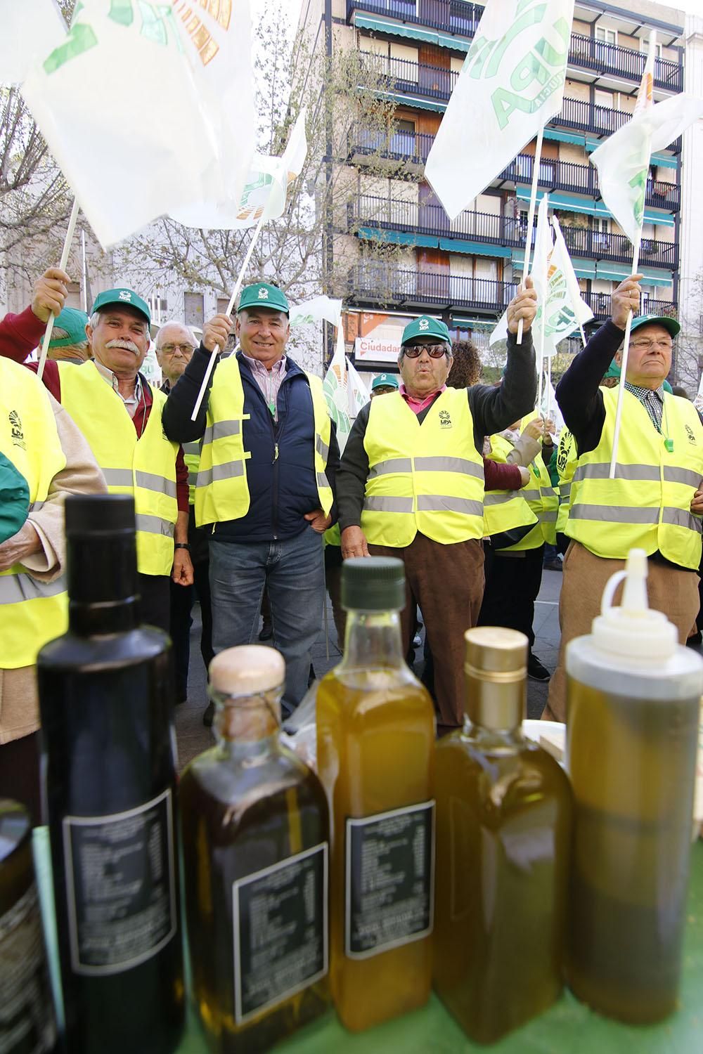 Protesta de los agricultores por los bajos precios del aceite