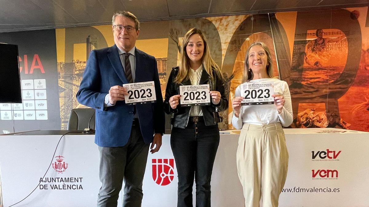 Pau Pérez Rico, Rocío Gil y Virginia Sanchis, en la presentación de la VII Marcha Eliminación Violencia contra las mujeres y por la igualdad
