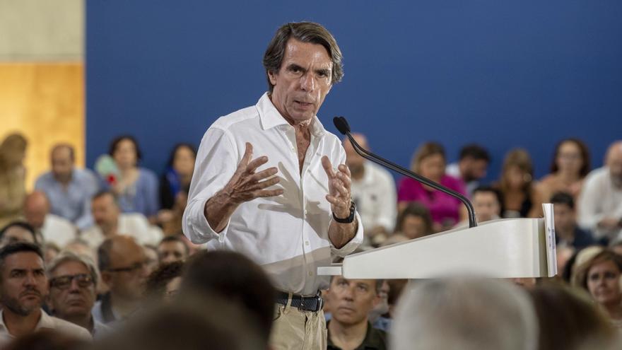 Aznar avisa a Vox desde Murcia: &quot;No es momento de poner palos en las ruedas&quot;