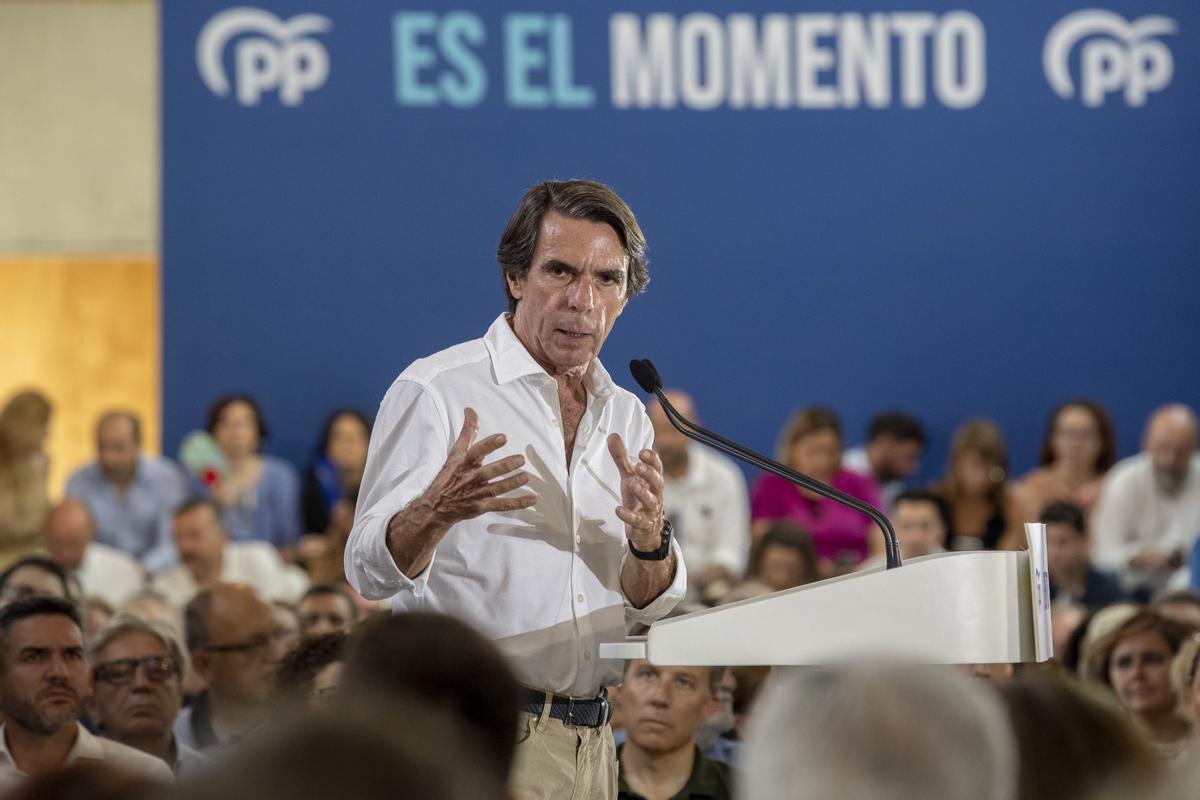 José María Aznar, durante el mitin del PP en Murcia.