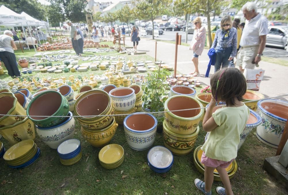 Vuelven las piezas de barro al parque Luis Seoane de Santa Cruz en la XXIII Feira Alfaroleiros.