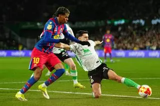 El 1x1 del Barça contra el Racing al descanso