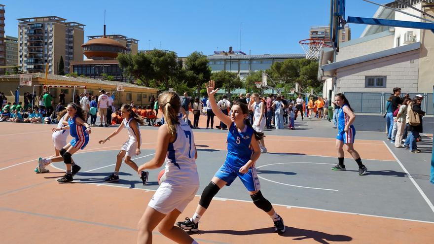 En imágenes | El XXI torneo de baloncesto Doctor Azúa congrega a 1.200 participantes en Zaragoza