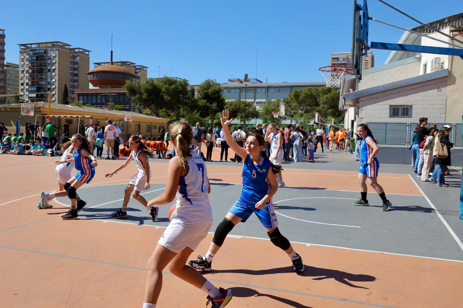 En imágenes | El XXI torneo de baloncesto Doctor Azúa congrega a 1.200 participantes