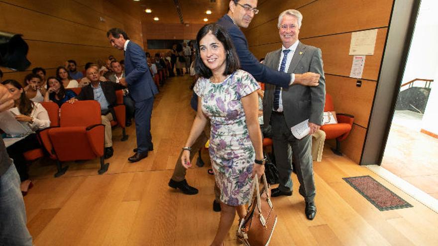 Carolina Darias y José Sánchez Tinoco, ayer, en la Cámara de Comercio de Gran Canaria.