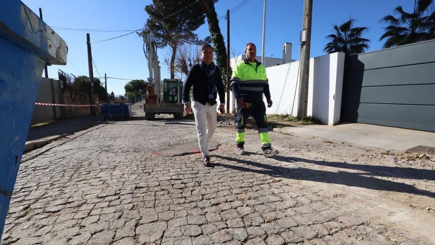 El Ayuntamiento inicia la remodelación de la calle Obispo Ascargorta para renovar el pavimento de acerados y de la calzada