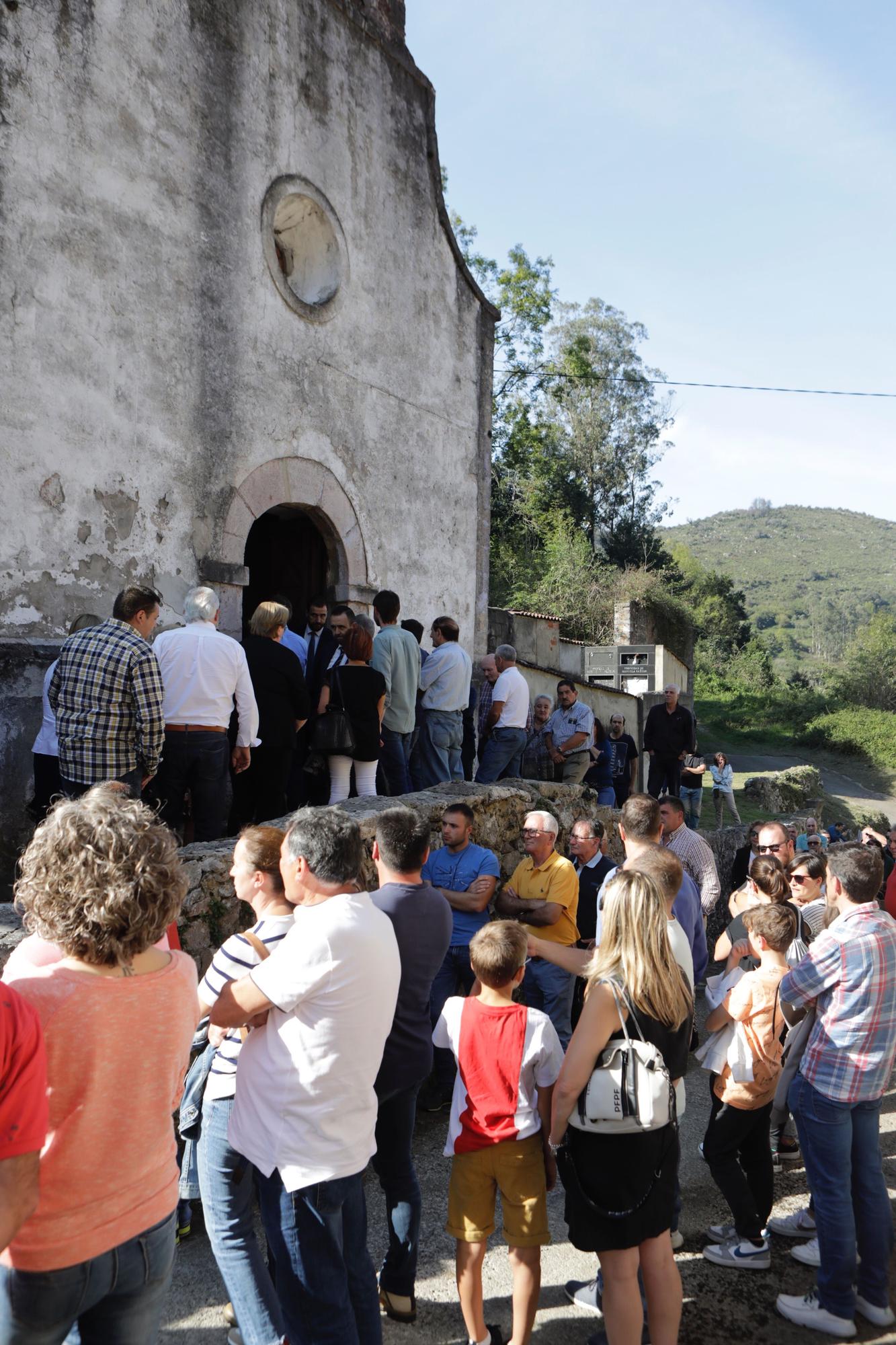 En imágenes: funeral por Juanjo Fernández, fallecido tras chocar con un "kamikaze"