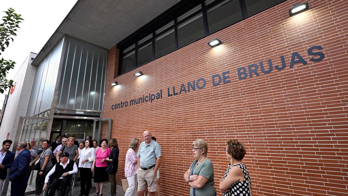 Inauguración del centro municipal de Llano de Brujas este jueves.