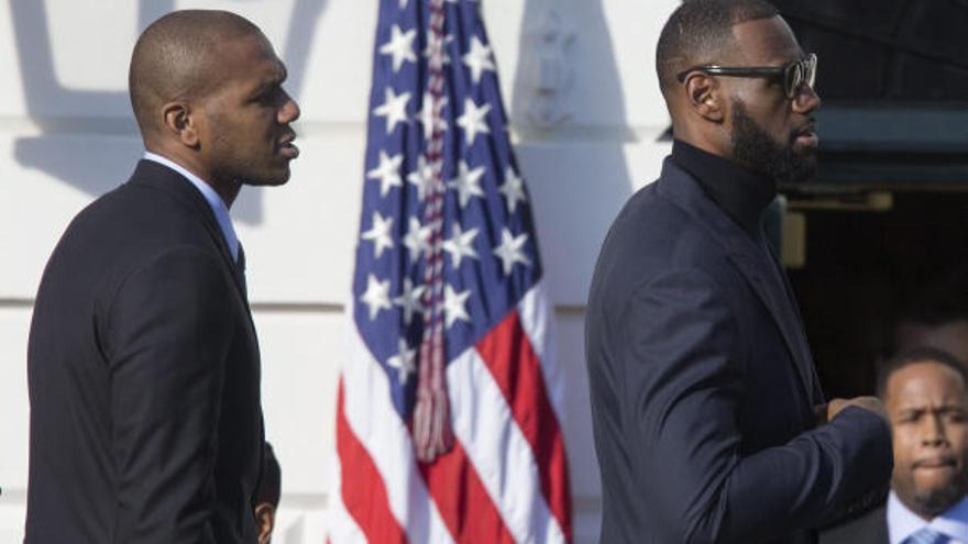 Obama recibe a James en la Casa Blanca