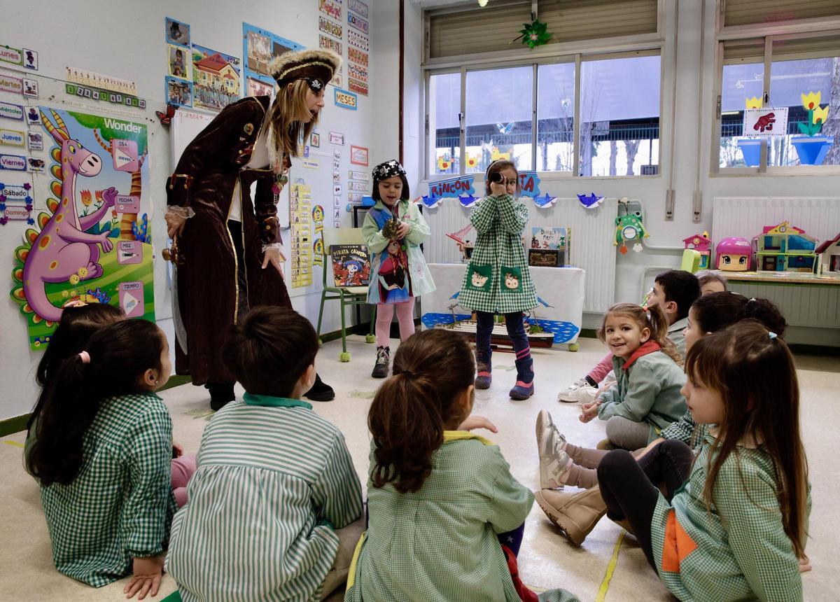 Aprender como pirates: el Noega navega per un proyeutu educativu distintu (en imágenes)