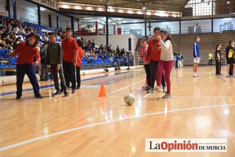 Encuentro de escolares con los jugadores del Plást