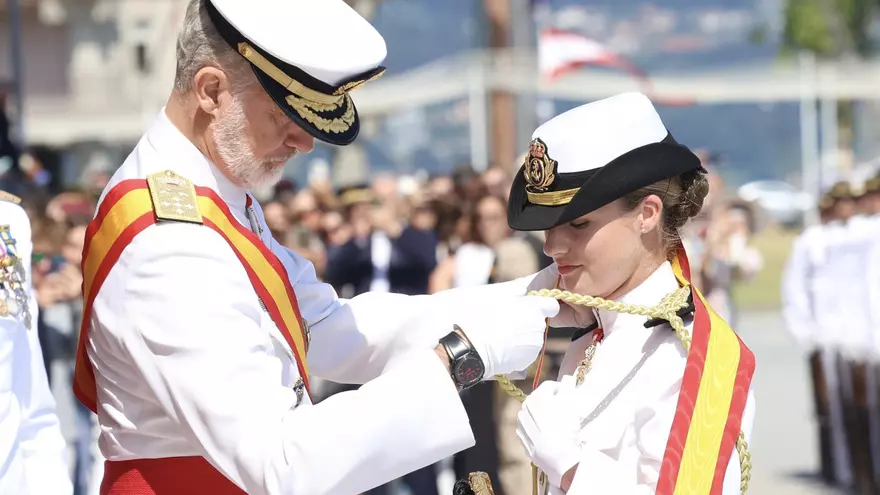 Leonor recibe la Gran Cruz del Mérito Naval en Marín