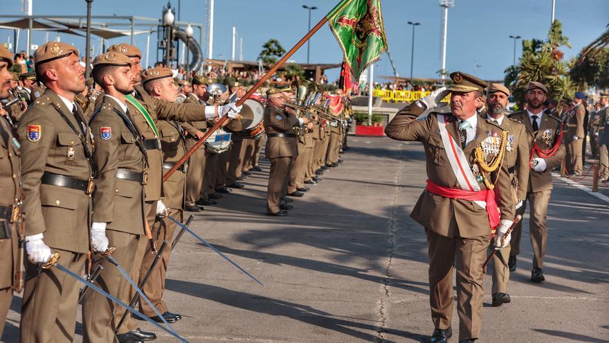 Las Fuerzas Armadas estrechan lazos con la sociedad civil en la celebración de su día