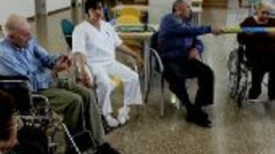 Extremadura lidera ya la atención domiciliaria a ancianos en España