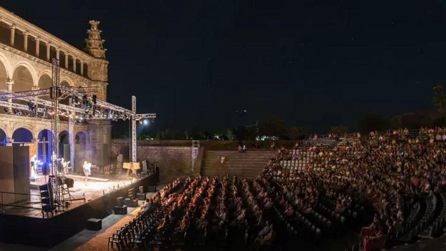 Conventual de San Benito en Alcántara durante el Festival de Teatro Clásico.