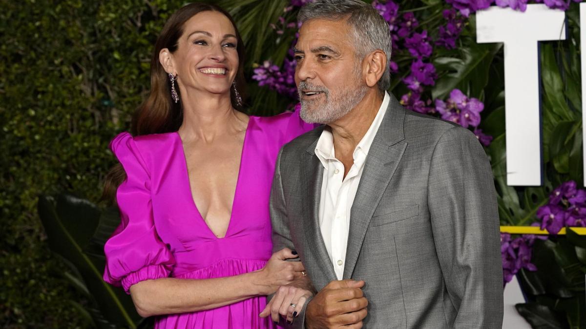 Julia Roberts y George Clooney en el estreno de la película 'Ticket to paradise' en Los Ángeles