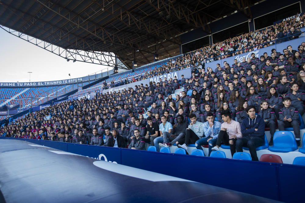 Presentación de la nueva ciudad deportiva del Levante UD en Nazaret