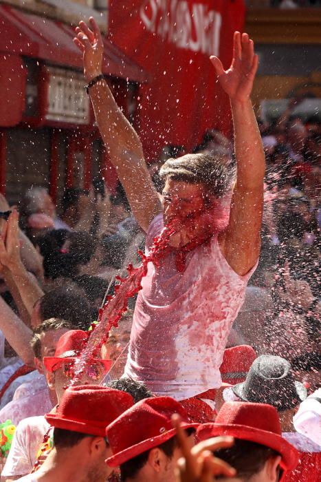 Pamplona celebra el `txupinazo'