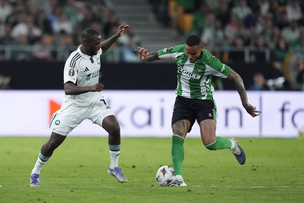 Imagen del encuentro Real Betis - Panathinaikos en el Estadio de la Cartuja de Sevilla.