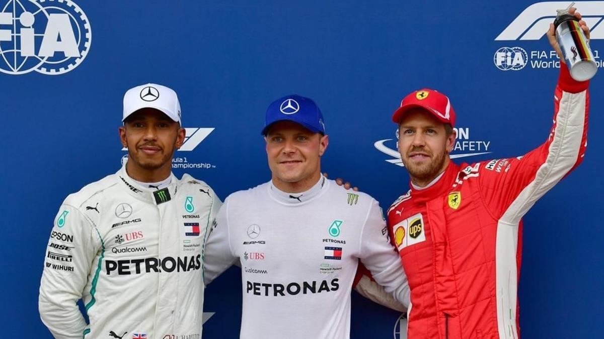 Lewis Hamilton, Valtteri Bottas y Sebastian Vettel, compartieron el podio del sábado en Austria.