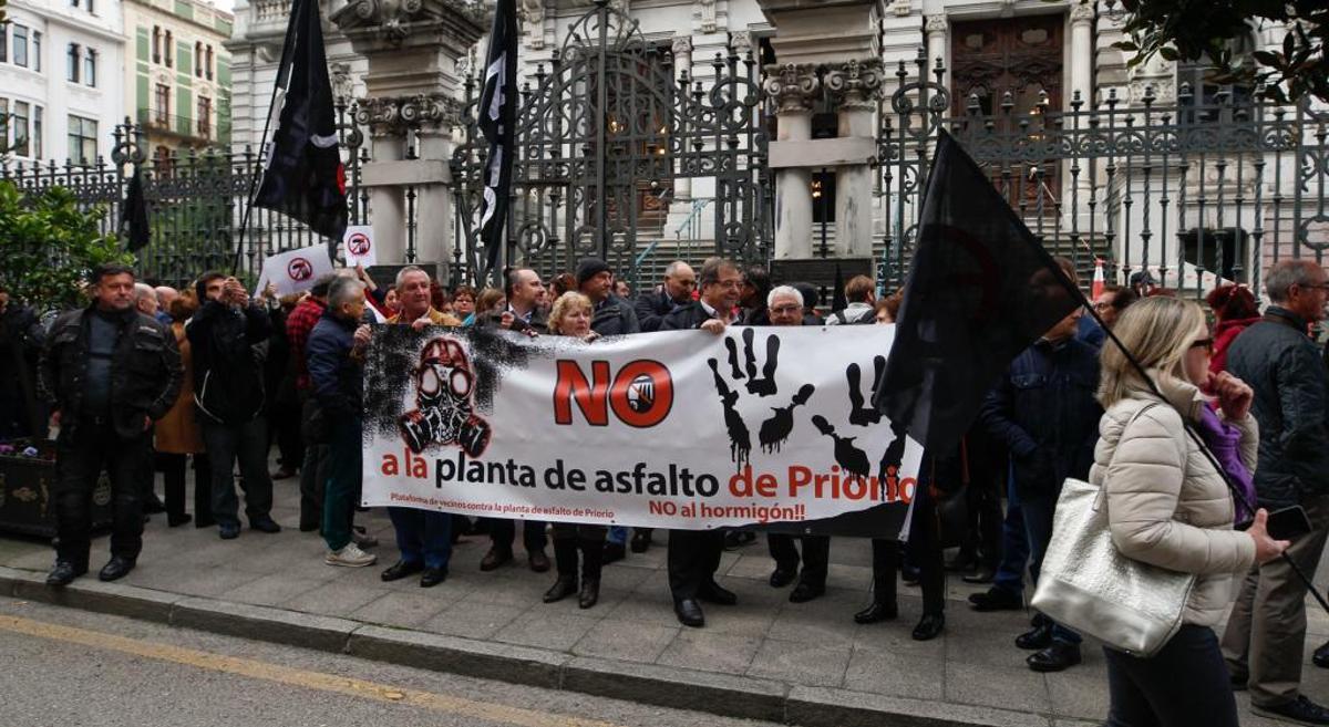 El Ayuntamiento deniega la licencia para instalar la planta de asfalto de Priorio