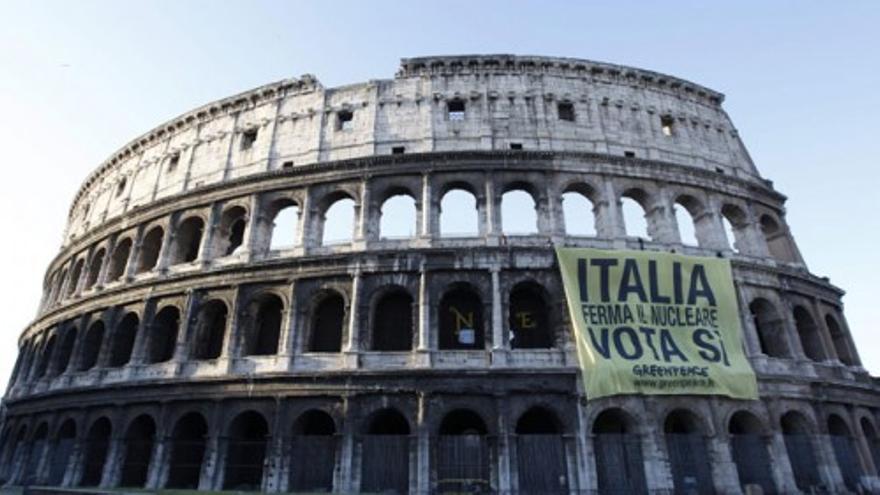 "Italia, detén la nuclear. Vota sí"