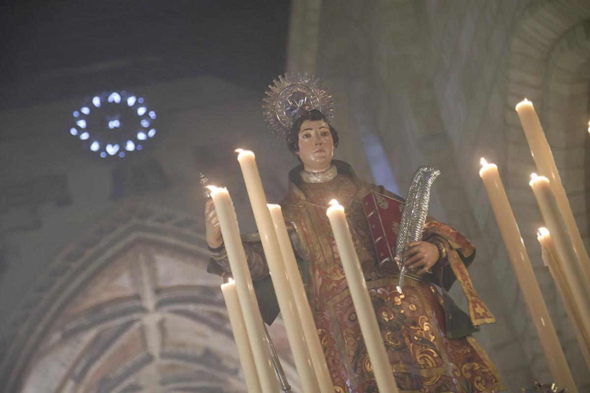 San Lorenzo Mártir recorre las calles de Córdoba en su tradicional procesión de agosto San Lorenzo Mártir recorre las calles de Córdoba en su tradicional procesión de agosto