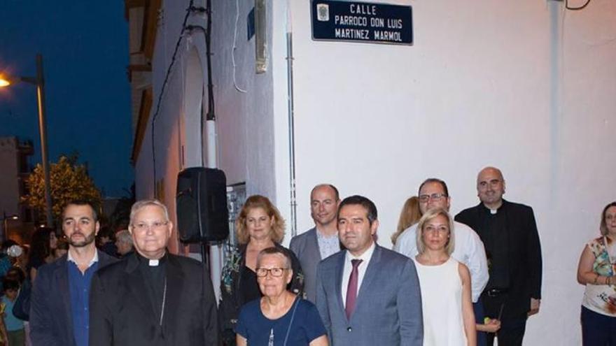 Una calle para el sacerdote Luis Martínez Mármol