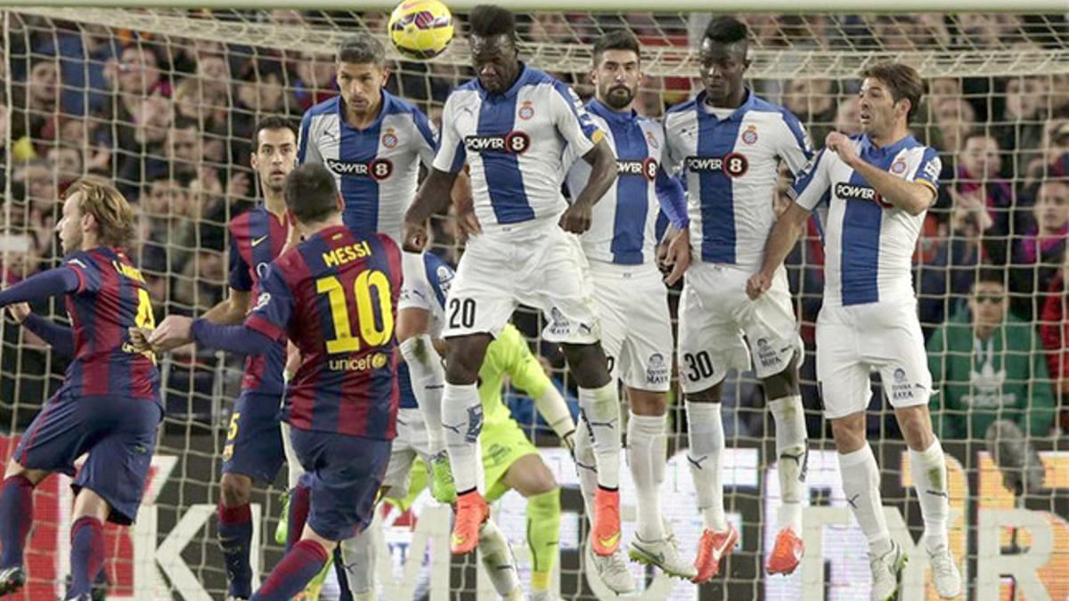 Una cuarentena de seguidores del Espanyol vieron otra exhibición de Messi