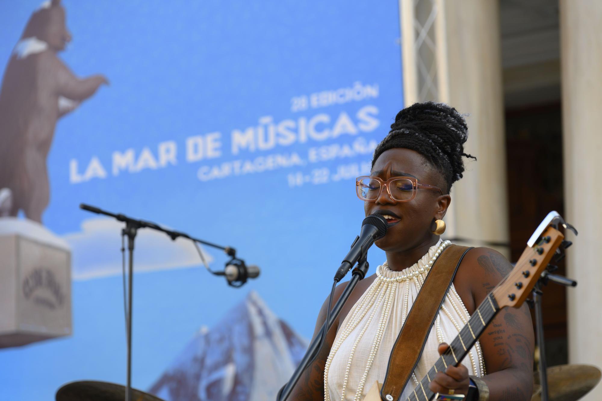 Melissa Laveaux y Rozalén en La Mar de Músicas