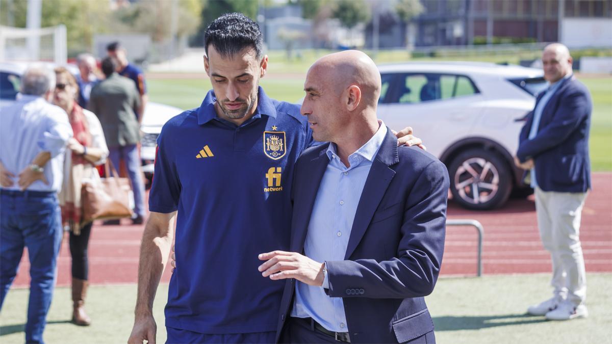 Busquets y Rubiales, en una concentración de España