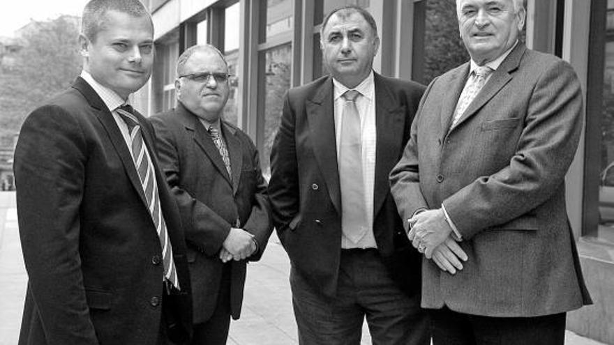 Por la izquierda, Cary Pikowski, John D. Reynolds, Emilio Hormaeche y Nick de Mare, directivos de Astur Gold.