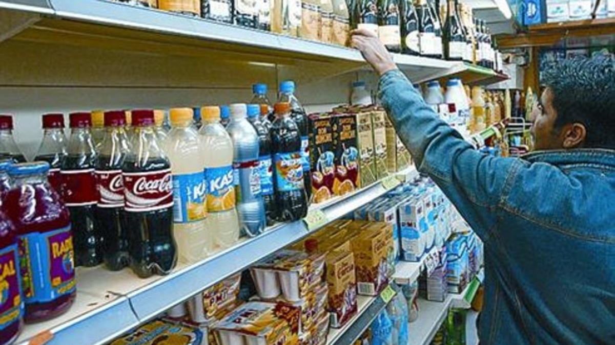 Sed 8 Estanterías de un supermercado de l'Hospitalet.