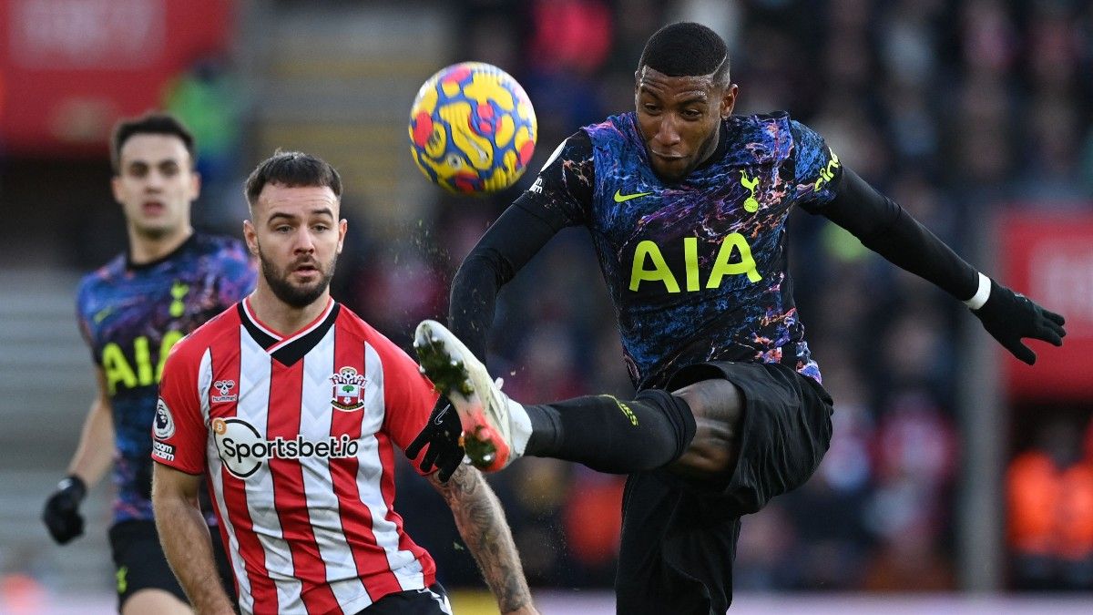 Emerson Royal disfruta del fútbol en el Tottenham Hotspur