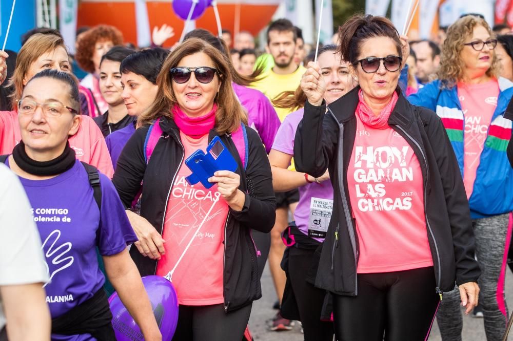 Búscate en la galería de fotos de la Marxa contra la Violencia de Género