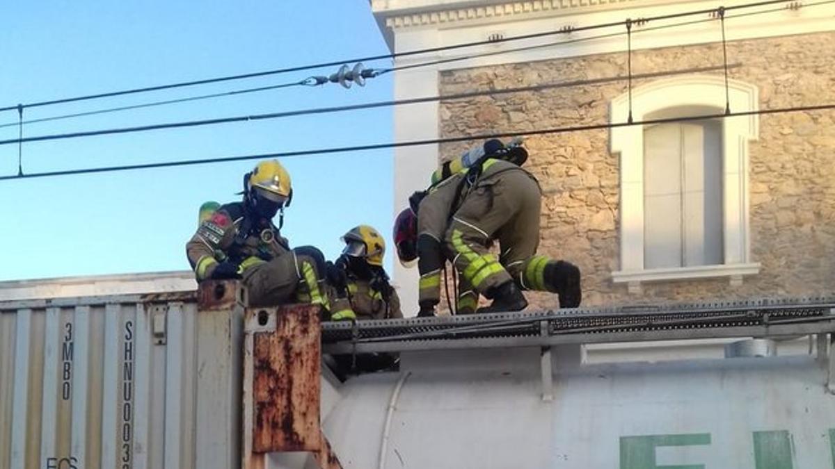 Bombers trabajan en la fuga.