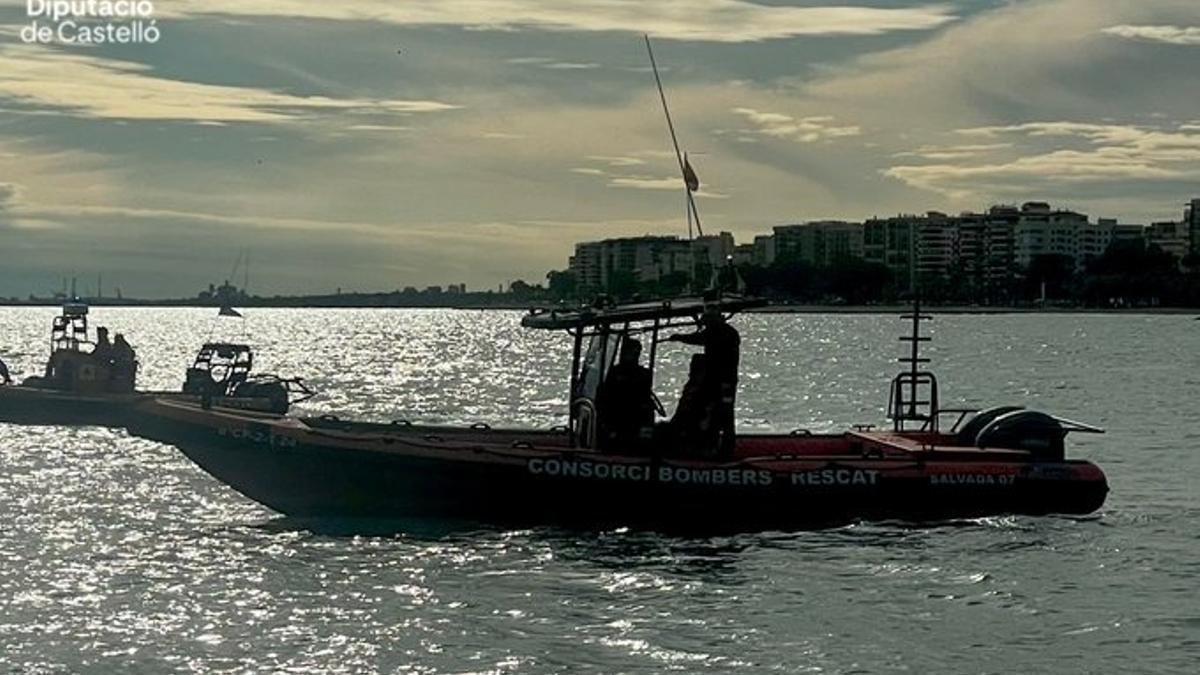 Embarcación del operativo de búsqueda, en la tarde del domingo.